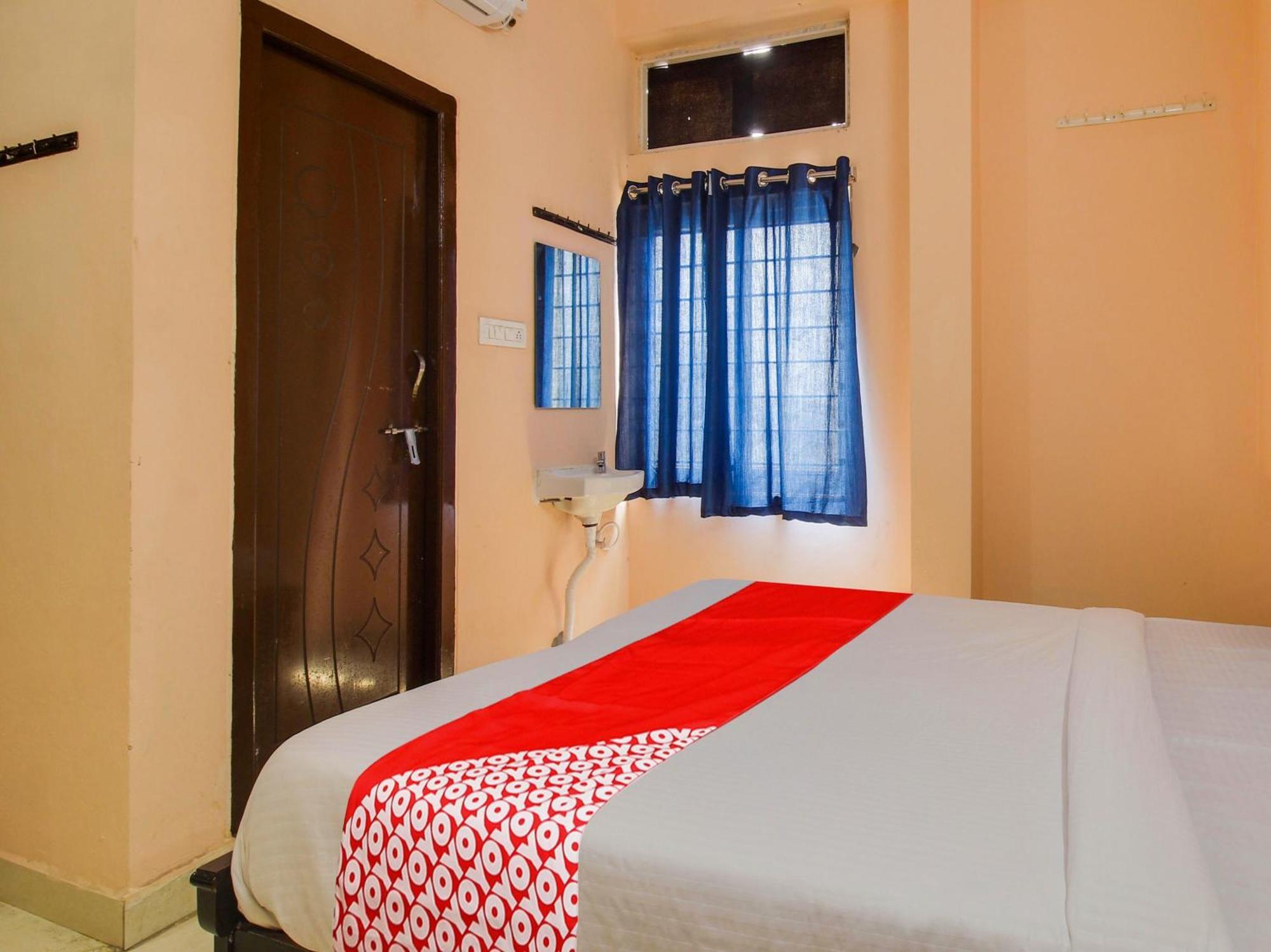 Hotel O R.J.International Pedda Ambarpet Exterior photo