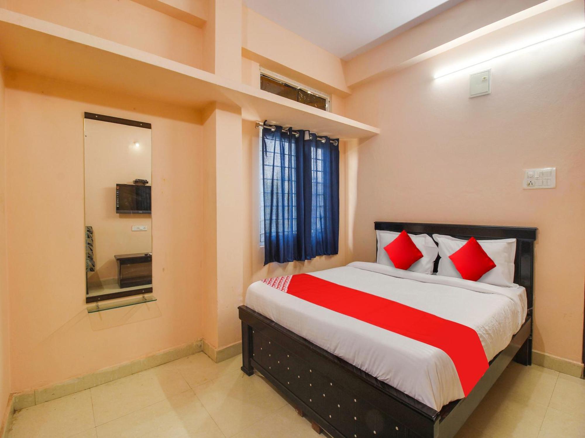 Hotel O R.J.International Pedda Ambarpet Exterior photo