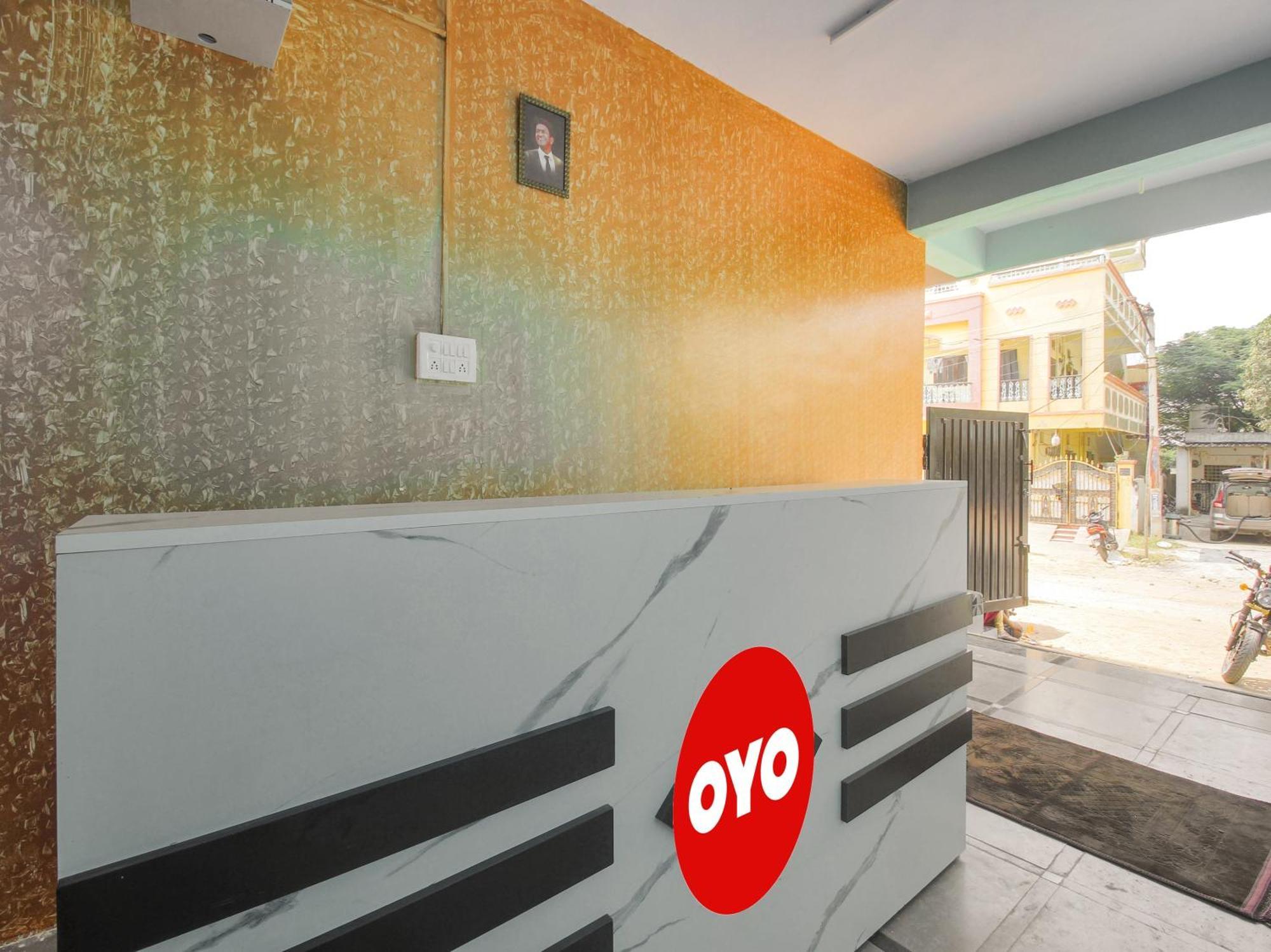 Hotel O R.J.International Pedda Ambarpet Exterior photo